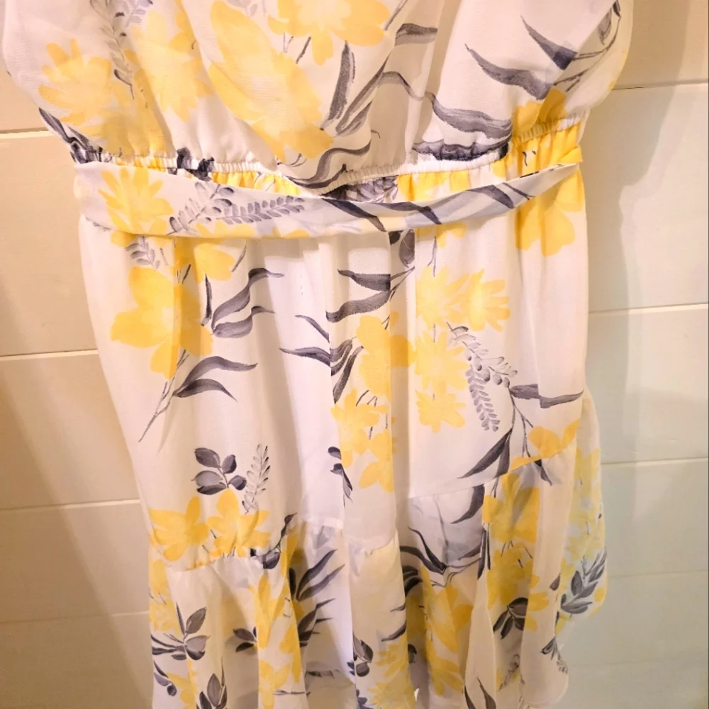 NWT Lane Bryant - Yellow Floral Dress - Women’s Sz 18 - Picture 3 of 4